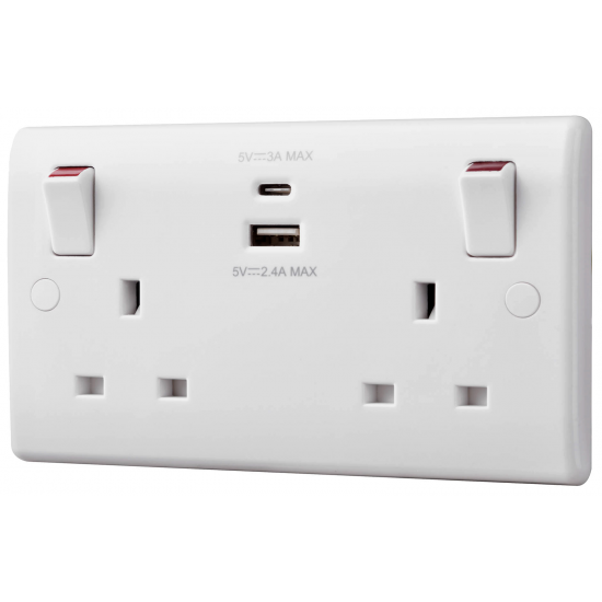 Nexus White Moulded Double Socket with USB A + C (4.2A)