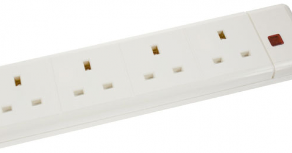 Click 4G 13a trailing socket